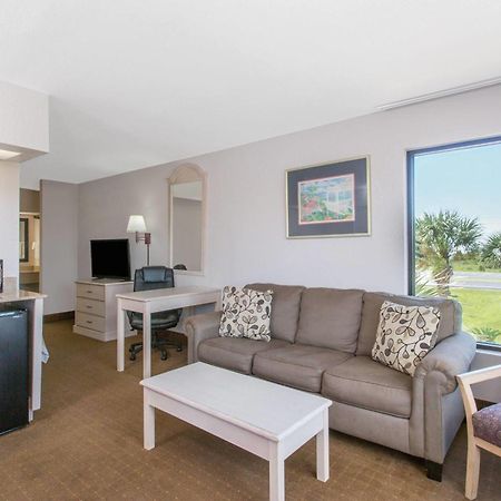 Days Inn & Suites By Wyndham Navarre - Near Beaches Hurlburt Luaran gambar