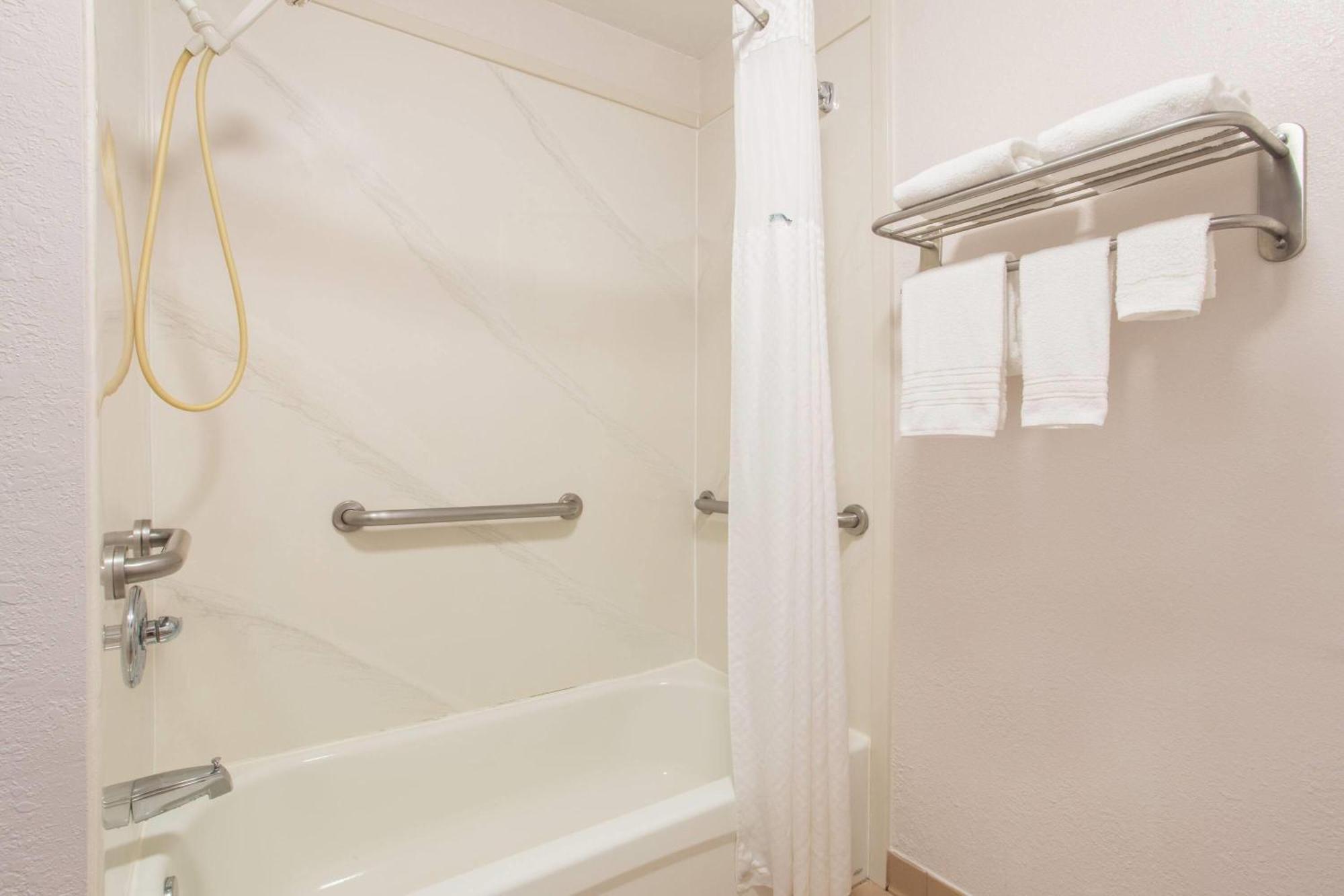 Days Inn & Suites By Wyndham Navarre - Near Beaches Hurlburt Luaran gambar